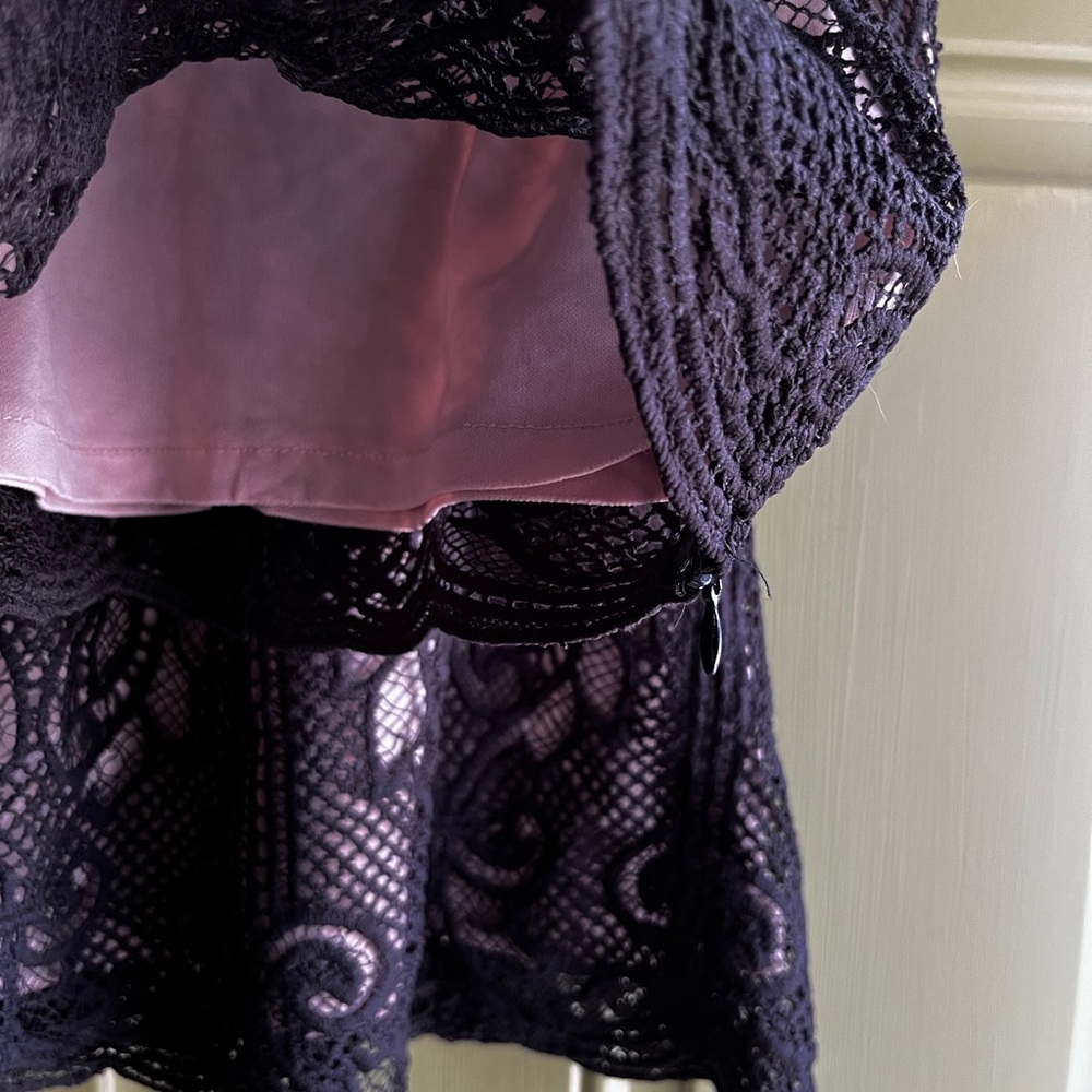 Size XS cropped top with XS matching skirt by Francesca’s, black - Picture 7 of 15